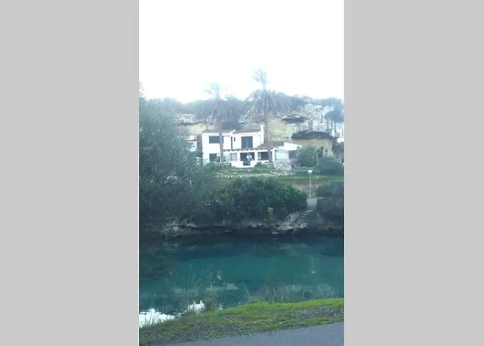 Preciosa Casa En Primera Linea Del Mar Nyaraló